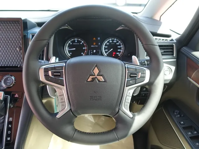 デリカD:5(三菱)G パワーパッケージ 8人 ナビ取付PKGⅡレンタUP 9