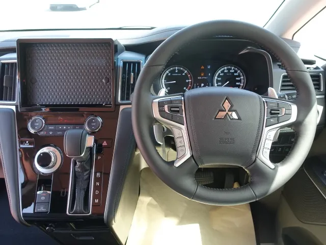 デリカD:5(三菱)G パワーパッケージ 8人 ナビ取付PKGⅡレンタUP 8