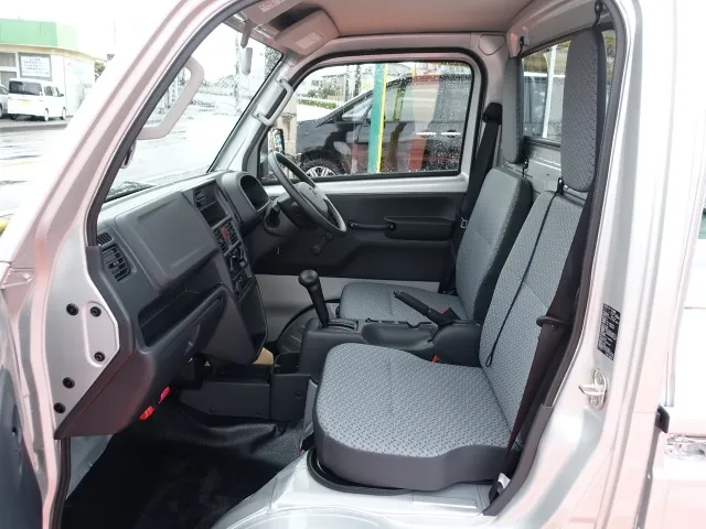 クリッパートラック(ニッサン)DX　４WD届出済未使用車 3