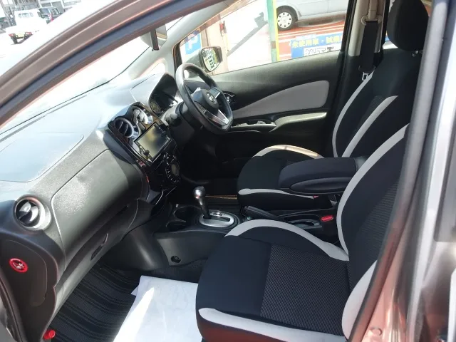 ノート(ニッサン)X ＤＩＧ－Ｓ中古車 3