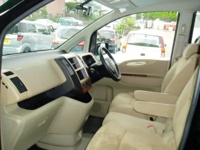 セレナ(ニッサン)20G中古車 3