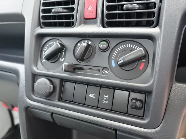 クリッパートラック(ニッサン)DX　４WD届出済未使用車 15