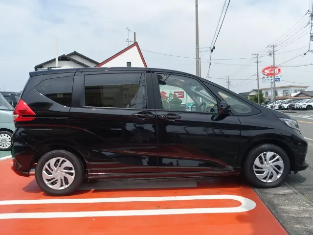 フリード(ホンダ)G登録済未使用車 18