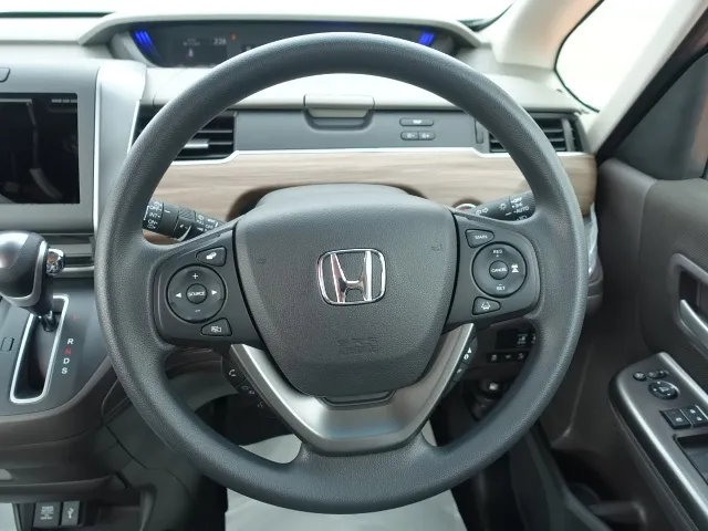 フリード(ホンダ)G  LEDヘッドライト登録済未使用車 10