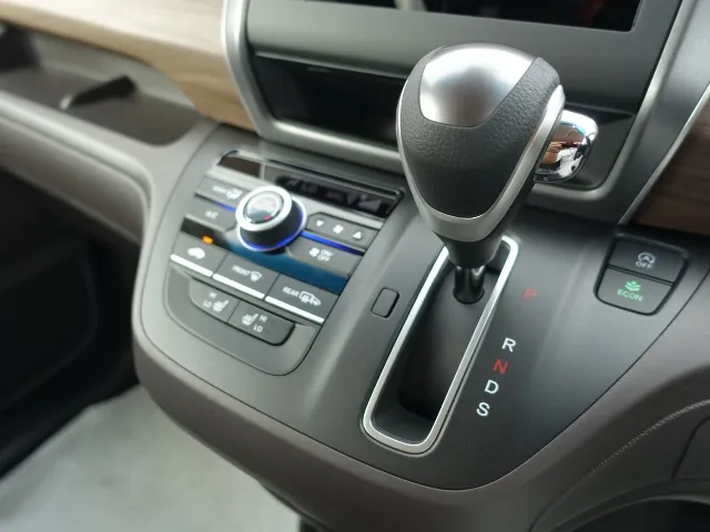 フリード(ホンダ)G  LEDヘッドライト登録済未使用車 23