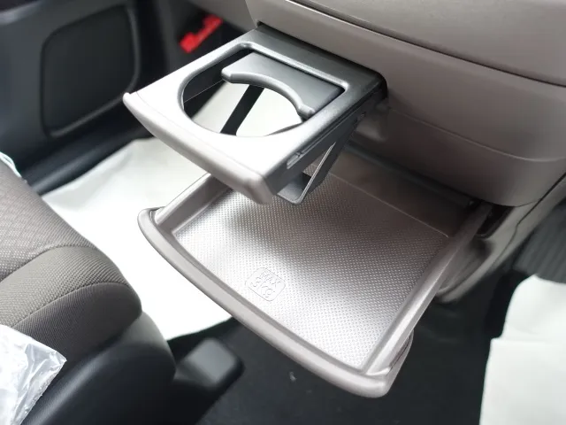 フリード(ホンダ)G  LEDヘッドライト登録済未使用車 28