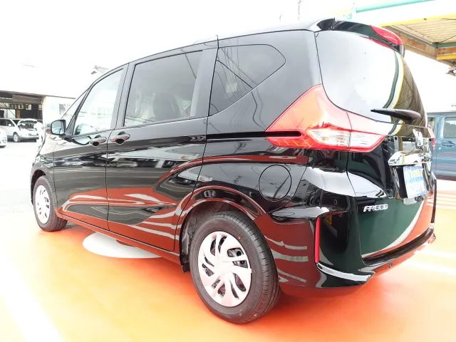 フリード(ホンダ)G  LEDヘッドライト登録済未使用車 2