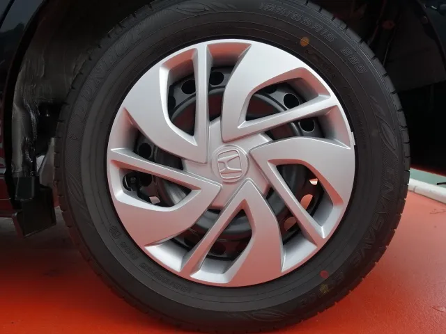 フリード(ホンダ)G  LEDヘッドライト登録済未使用車 4