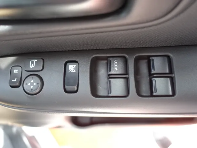 ワゴンRスマイル(スズキ)ハイブリッドS新車見本展示有 12