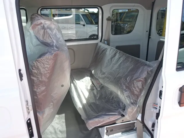 エブリイ(スズキ)三菱ミニキャブバン G AT車届出済未使用車 4