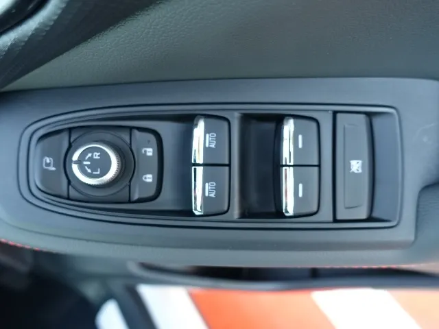 フォレスター(スバル)X-ブレイク新車見本展示無 14