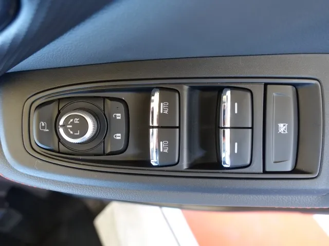 フォレスター(スバル)X-ブレイク新車見本展示無 13