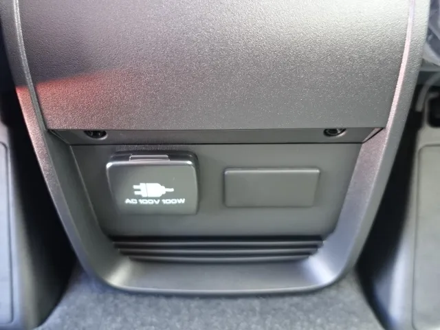 デリカD:5(三菱)G パワーパッケージ 7人 ナビ取付PKGⅠ オートステップ付レンタ登録済未使用車 11