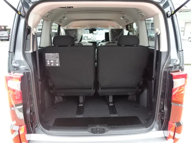 デリカD:5(三菱)G パワーパッケージ 7人 ナビ取付PKGⅠ オートステップ付レンタ登録済未使用車 14