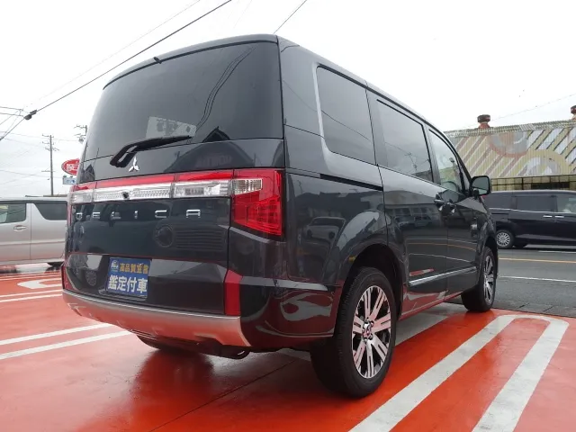 デリカD:5(三菱)G パワーパッケージ 7人 ナビ取付PKGⅠ オートステップ付レンタ登録済未使用車 19