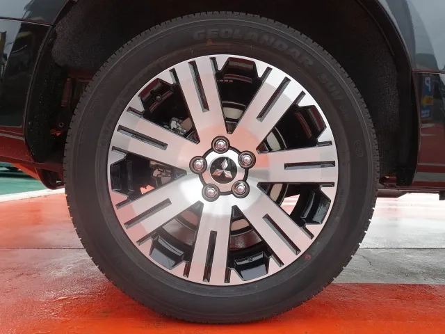 デリカD:5(三菱)G パワーパッケージ 7人 ナビ取付PKGⅠ オートステップ付レンタ登録済未使用車 20