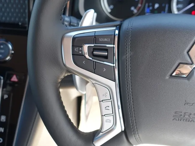デリカD:5(三菱)G パワーパッケージ 7人 ナビ取付PKGⅠ オートステップ付レンタ登録済未使用車 26