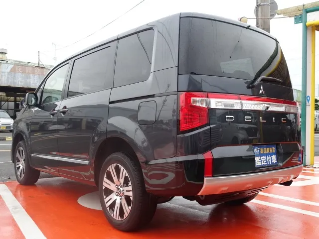デリカD:5(三菱)G パワーパッケージ 7人 ナビ取付PKGⅠ オートステップ付レンタ登録済未使用車 2