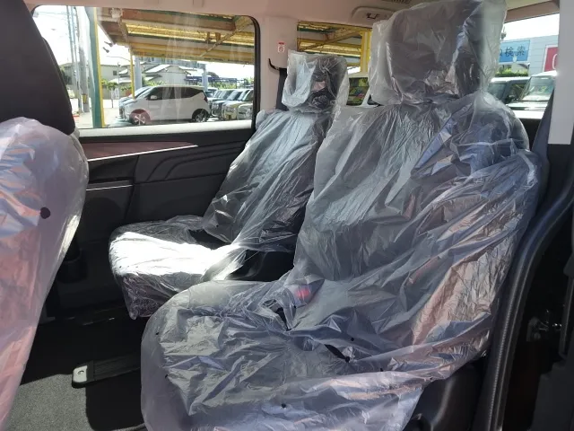デリカD:5(三菱)G パワーパッケージ 7人 ナビ取付PKGⅠ オートステップ付レンタ登録済未使用車 4