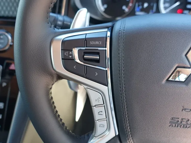 デリカD:5(三菱)G パワーパッケージ 8人 ナビ取付PKGⅠ オートステップ付レンタ登録済未使用車 26