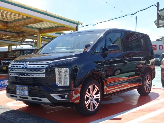 デリカD:5(三菱)G パワーパッケージ 8人 ナビ取付PKGⅠ オートステップ付レンタ登録済未使用車 1