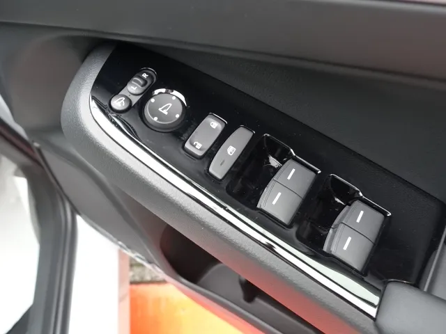 ヴェゼル(ホンダ)ｅ：ＨＥＶ　Ｚ未使用車展示無 4