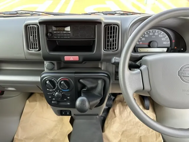 クリッパー(ニッサン)DX 5MT 4WD届出済未使用車 15