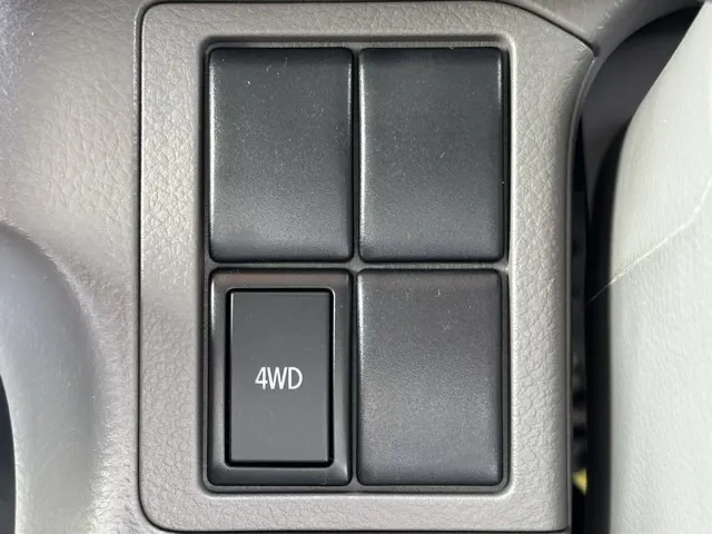 クリッパー(ニッサン)DX 5MT 4WD届出済未使用車 18
