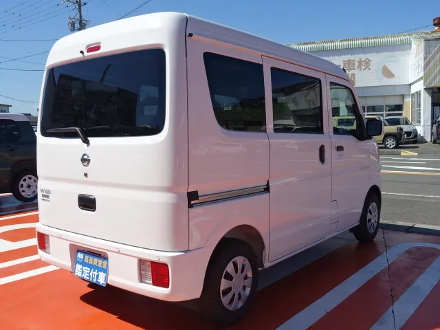 エブリイ(スズキ)NV１００クリッパーGX AT届出済未使用車 12