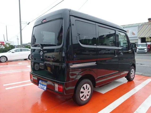 エブリイ(スズキ)NV１００クリッパーGX ４WD MT届出済未使用車 10