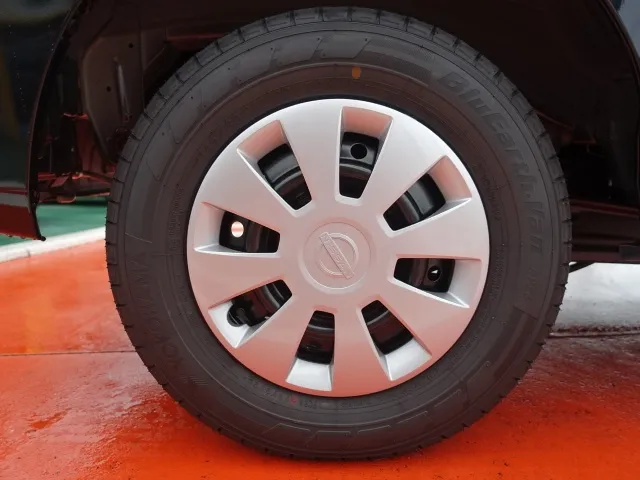 エブリイ(スズキ)NV１００クリッパーGX ４WD MT届出済未使用車 11