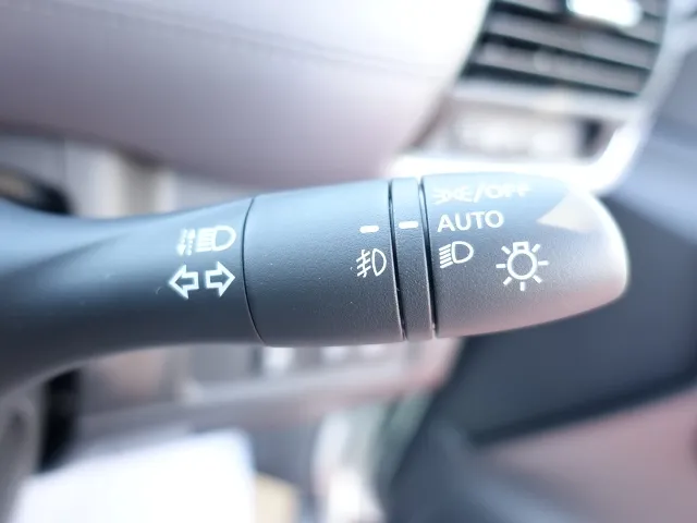 セレナ(ニッサン)eパワーハイウェイスターV  セーフティA リヤエアコン 防水シート登録済未使用車 19