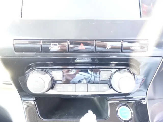 セレナ(ニッサン)eパワーハイウェイスターV  セーフティA リヤエアコン 防水シート登録済未使用車 24