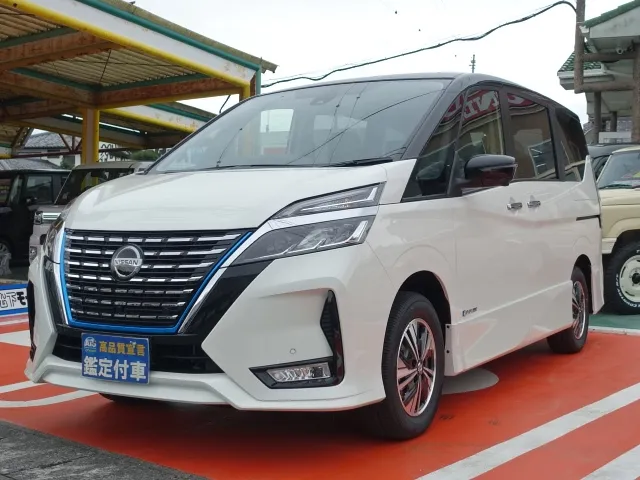 セレナ(ニッサン)eパワーハイウェイスターV  セーフティA リヤエアコン 防水シート登録済未使用車 1