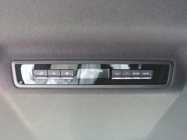 ヴォクシー(トヨタ)ハイブリッドS-Z 7人 プロジェクター式LED DVD登録済未使用車 10
