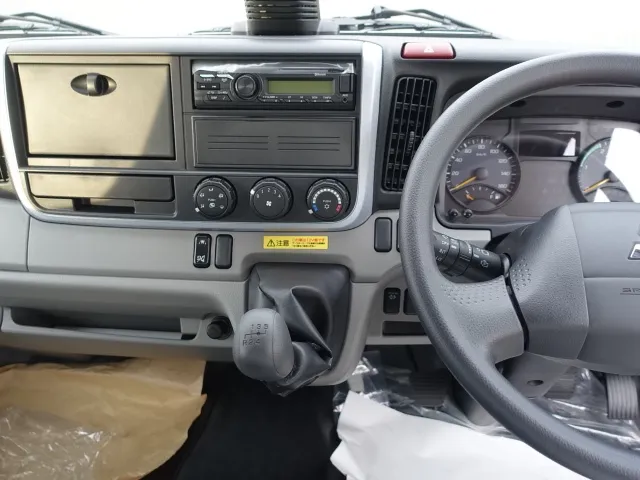 キャンター(三菱)全低床キョウカダンプ ２ｔ登録済未使用車 11