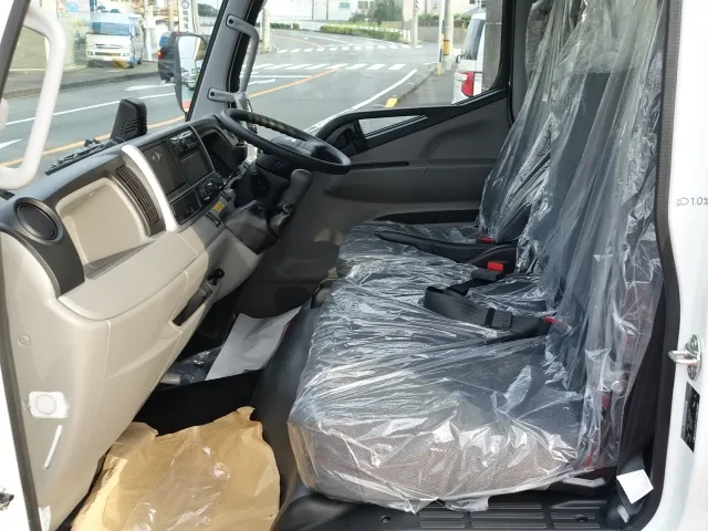 キャンター(三菱)全低床キョウカダンプ ２ｔ登録済未使用車 3
