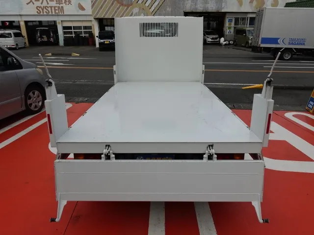 キャンター(三菱)全低床キョウカダンプ ２ｔ登録済未使用車 6