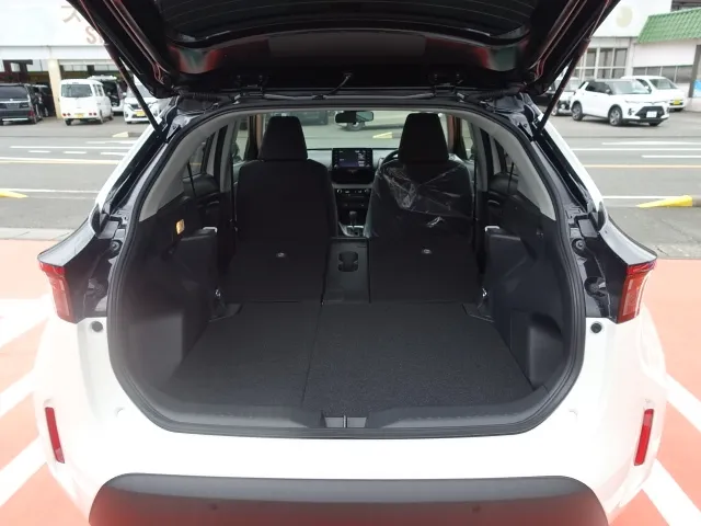 ヤリスクロス(トヨタ)Ｇ新車見本展示有 12