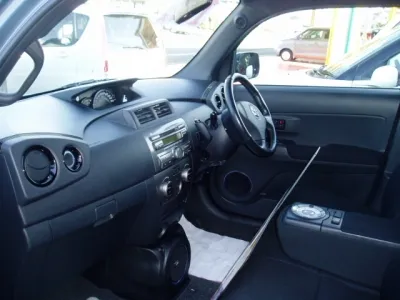 bB(トヨタ)Z-Qバージョン中古車 3
