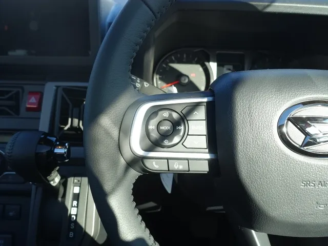タフト(ダイハツ)Ｇ クロムベンチャー 純正バイザー スカッフプレート付届出済未使用車 21