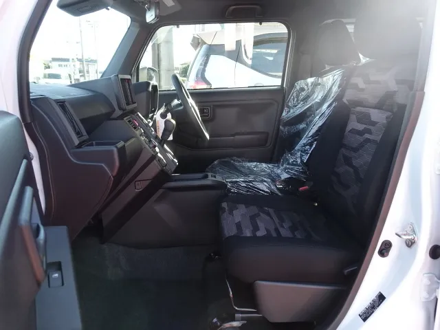 タフト(ダイハツ)Ｘ 純正バイザー スカッフプレート付届出済未使用車 3