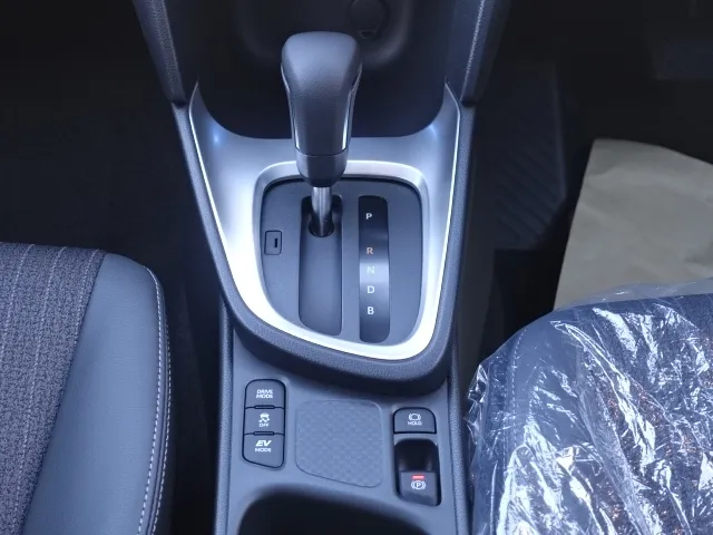 ヤリスクロス(トヨタ)ハイブリッドZ パノラミックビュー登録済未使用車 11