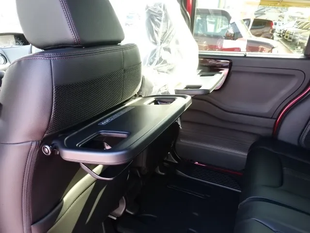 N-BOX(ホンダ)Ｌターボ　コーディネート届出済未使用車 8