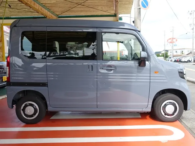 N-VAN(ホンダ)プラススタイルFUNターボ 4WD AT届出済未使用車 18