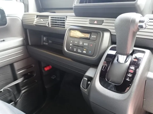N-VAN(ホンダ)プラススタイルFUNターボ 4WD AT届出済未使用車 25