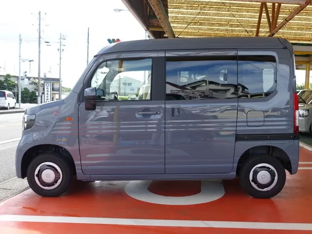 N-VAN(ホンダ)プラススタイルFUNターボ 4WD AT届出済未使用車 2