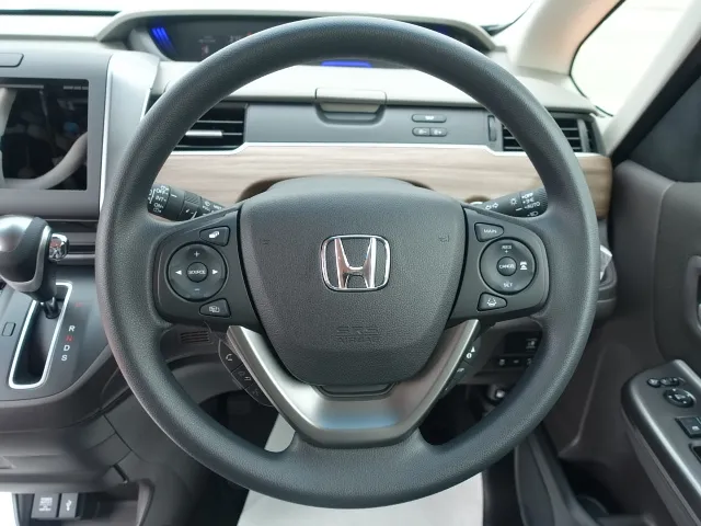 フリード(ホンダ)G  LEDヘッドライト登録済未使用車 11