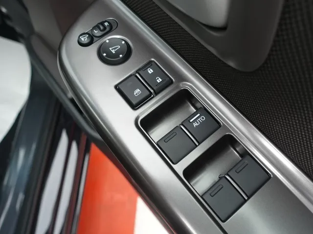 フリード(ホンダ)G  LEDヘッドライト登録済未使用車 14
