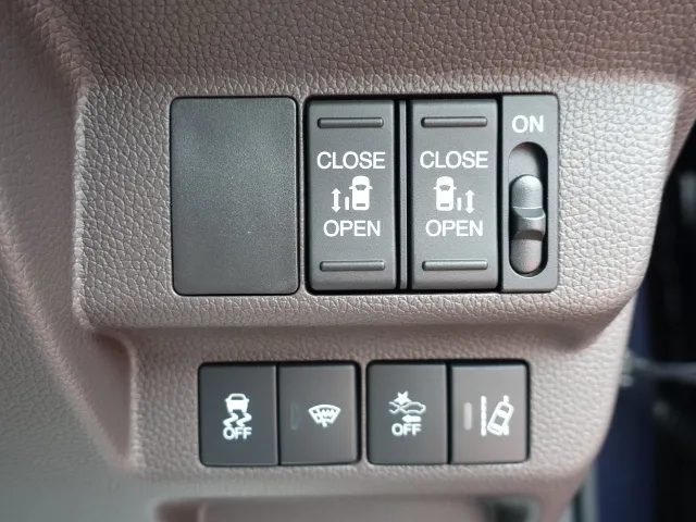 フリード(ホンダ)G  LEDヘッドライト登録済未使用車 15